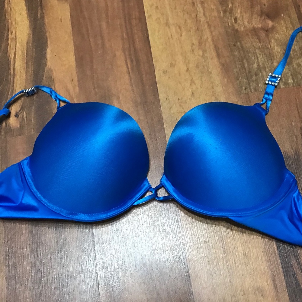 Victoria’s Secret Miraculous Plunge bra
